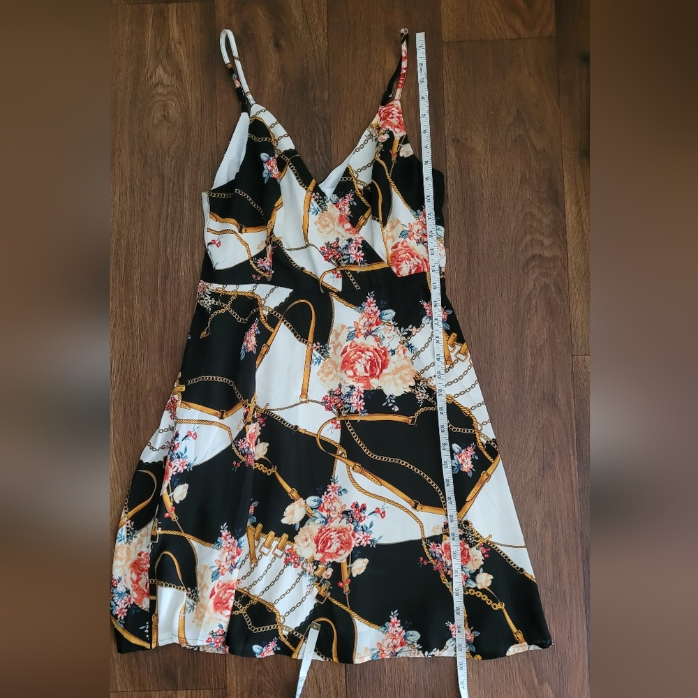 Gilli Equestrian Bridle Print Dress, Women's Medium. Black, white, gold, peach. - Picture 11 of 13